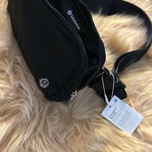 Lululemon Black Crossbody Purse ❣️❣️❣️